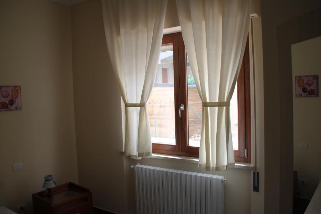 Un Posto Al Sole Bed & Breakfast Франкавила ал Маре Стая снимка